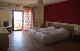 hotel moombean pefkari 2plus2 bed room 11